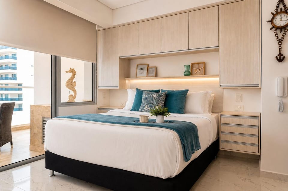 CB726 | Suite moderna frente al mar con balcón y cocina con isla Apartment in Cartagena