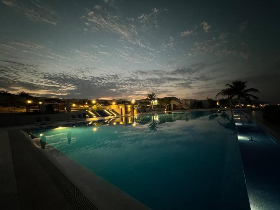 Night, Swimming pool