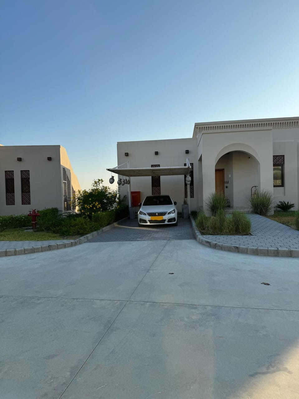 Property building, Day, Parking