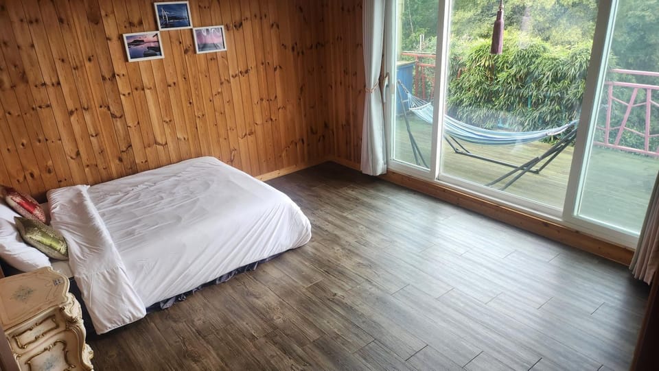 Haemaru Fantastic ocean view, plant garden dining room, fireplace, 30-pyeong detached house House in South Korea