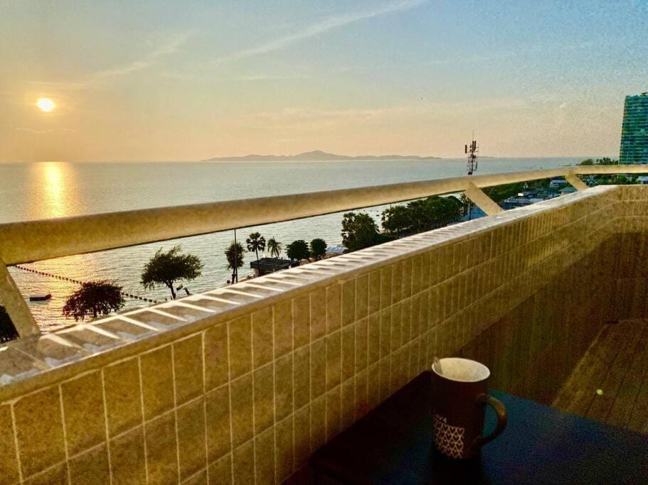 Jomtien Beach Soi7 Pattaya Thiantong Condotel -265 Apartment in Pattaya City