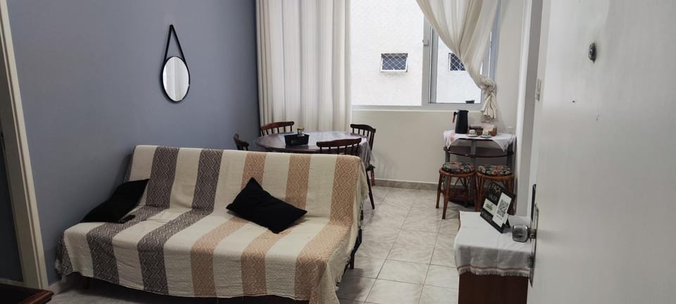 ótimo Apartamento Pitangueiras Guaruja bem localizado, 2qts wi-fi Apartment in State of São Paulo