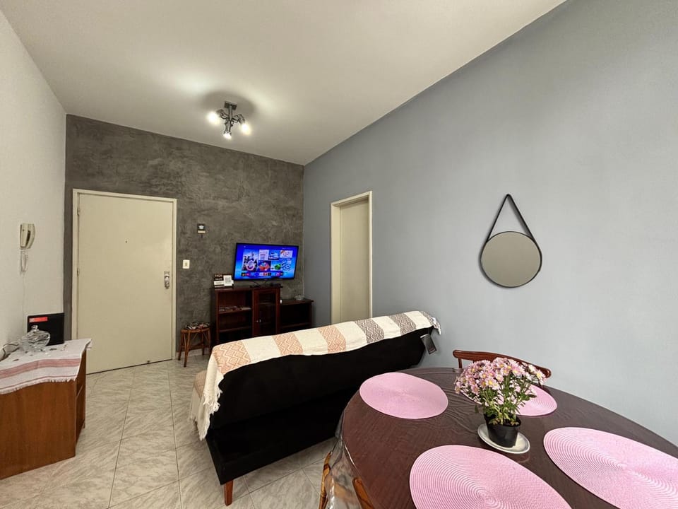 ótimo Apartamento Pitangueiras Guaruja bem localizado, 2qts wi-fi Apartment in State of São Paulo