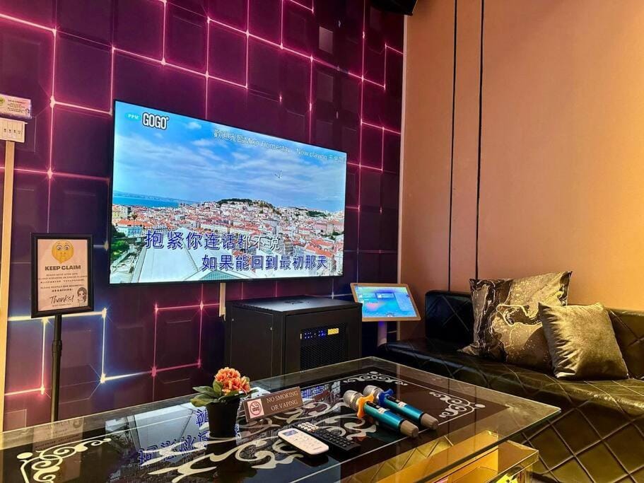 Cozy Holiday Home 18 Pax Bukit Indah JB House in Johor Bahru