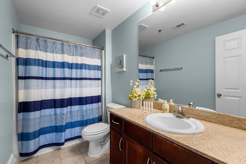 Oceanview Family Friendly Resort Low Floor Condo! Steps 2 Beach! by Dolce Vita Getaways PCB Apartment in Panama City Beach
