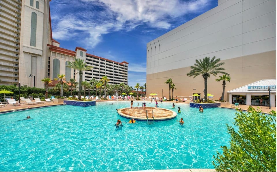 Swimming pool