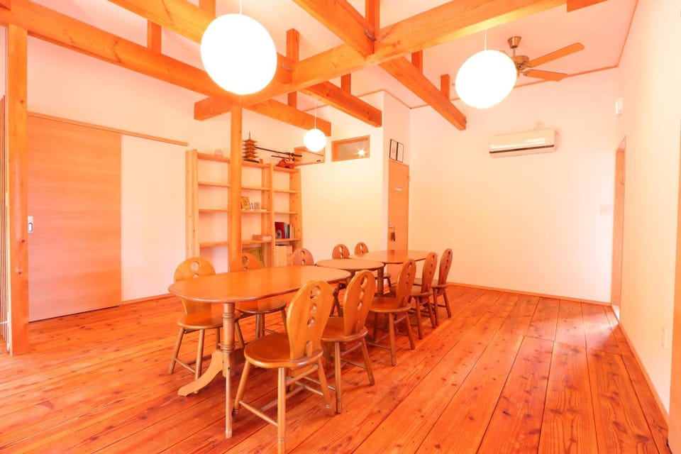 Communal lounge/ TV room