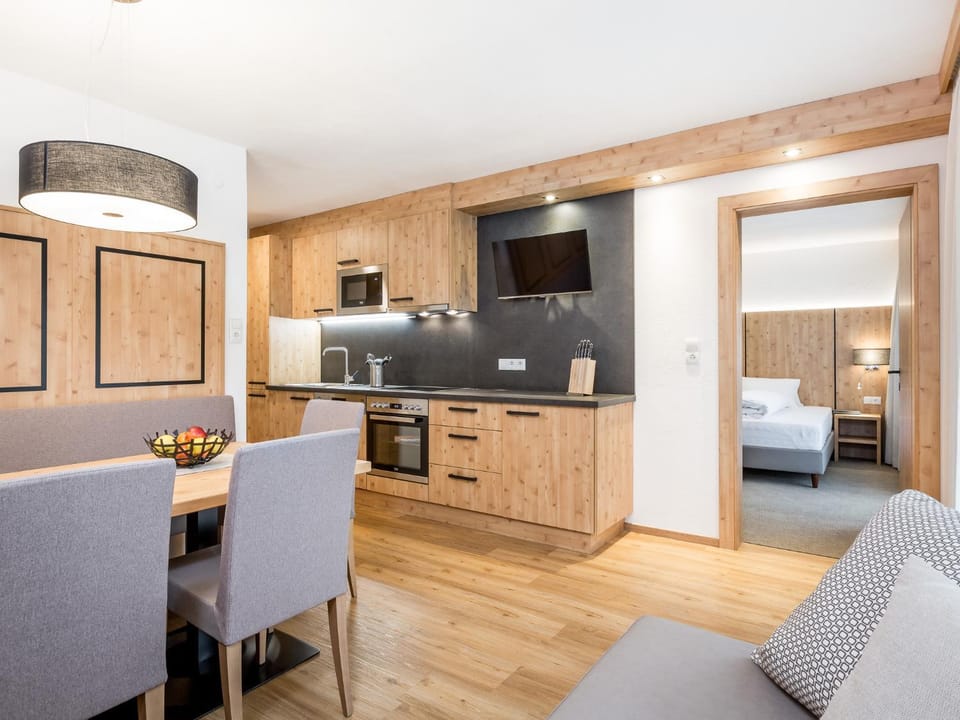 TV and multimedia, Kitchen or kitchenette, Living room, Dining area