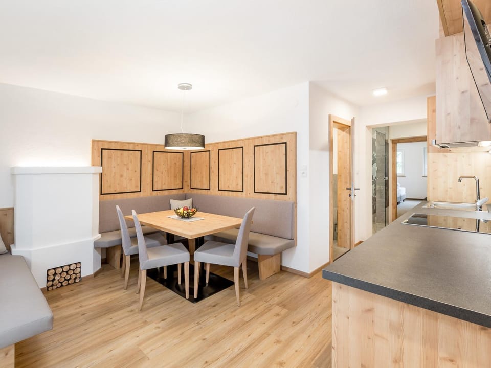 TV and multimedia, Kitchen or kitchenette, Living room, Dining area