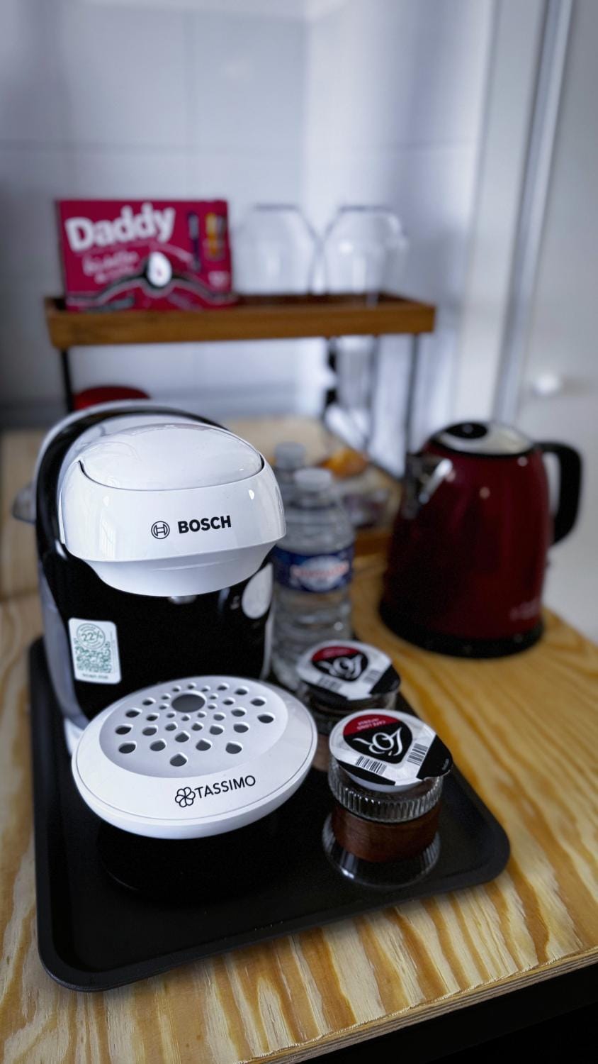 Coffee/tea facilities, Kitchen or kitchenette