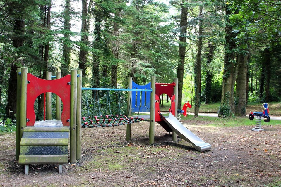Children play ground, Area and facilities