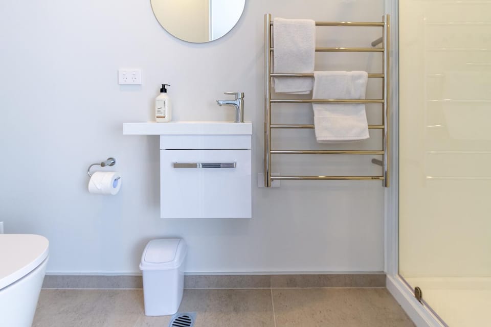 Toilet, Bathroom, towels