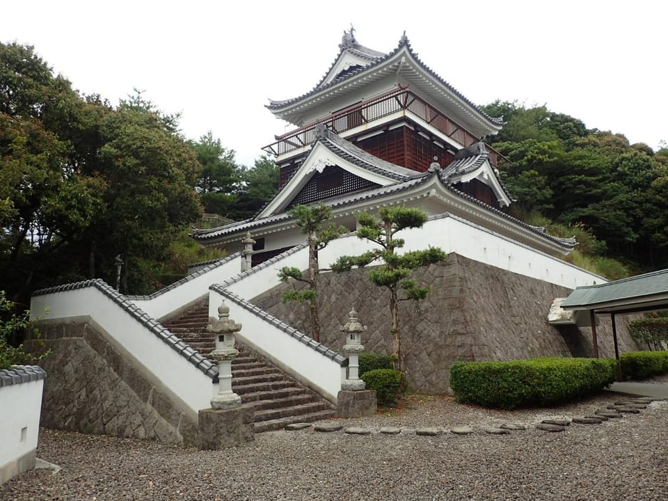 Nearby landmark