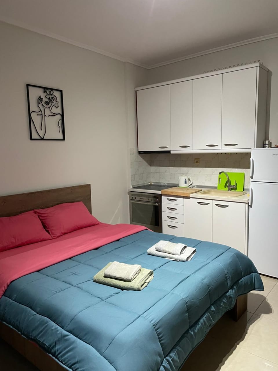 Bed, Photo of the whole room, stove