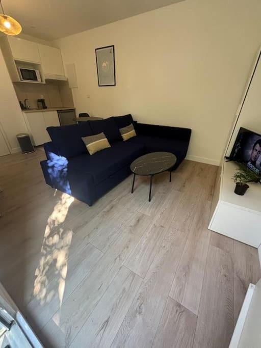 TV and multimedia, Seating area