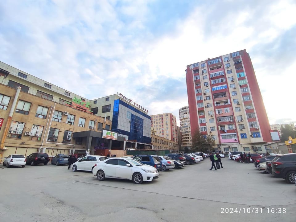 3 комнат Центр Города всё рядом Apartment in Baku