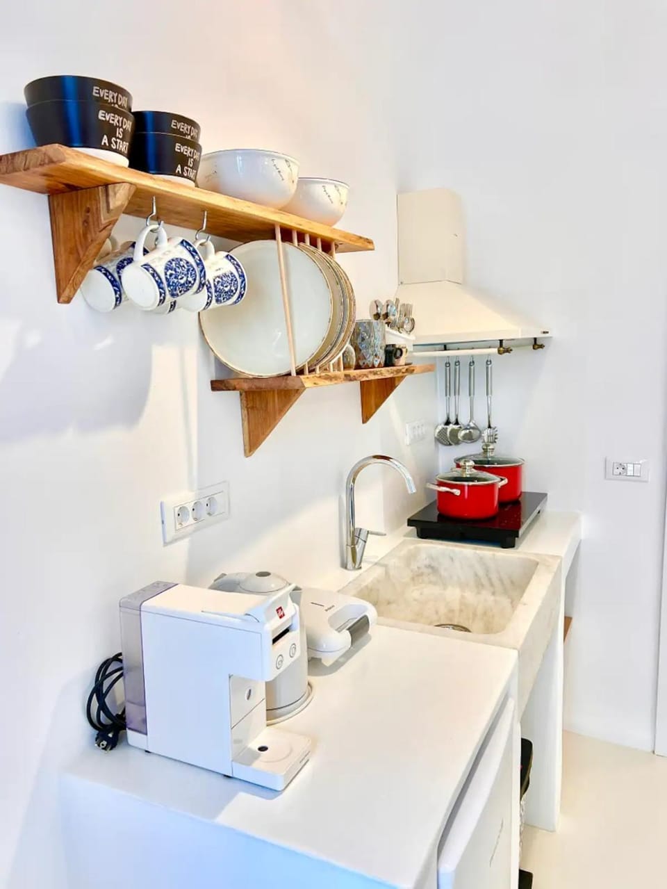 Aphrodite Suite next to the Windmills of Mykonos House in Mykonos