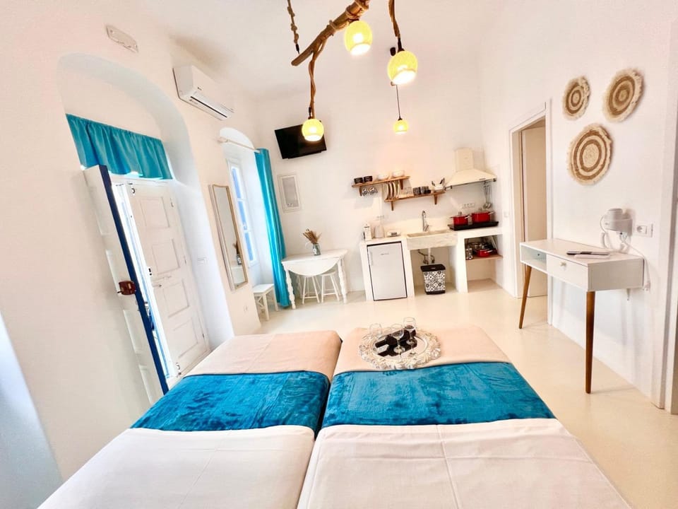 Aphrodite Suite next to the Windmills of Mykonos House in Mykonos