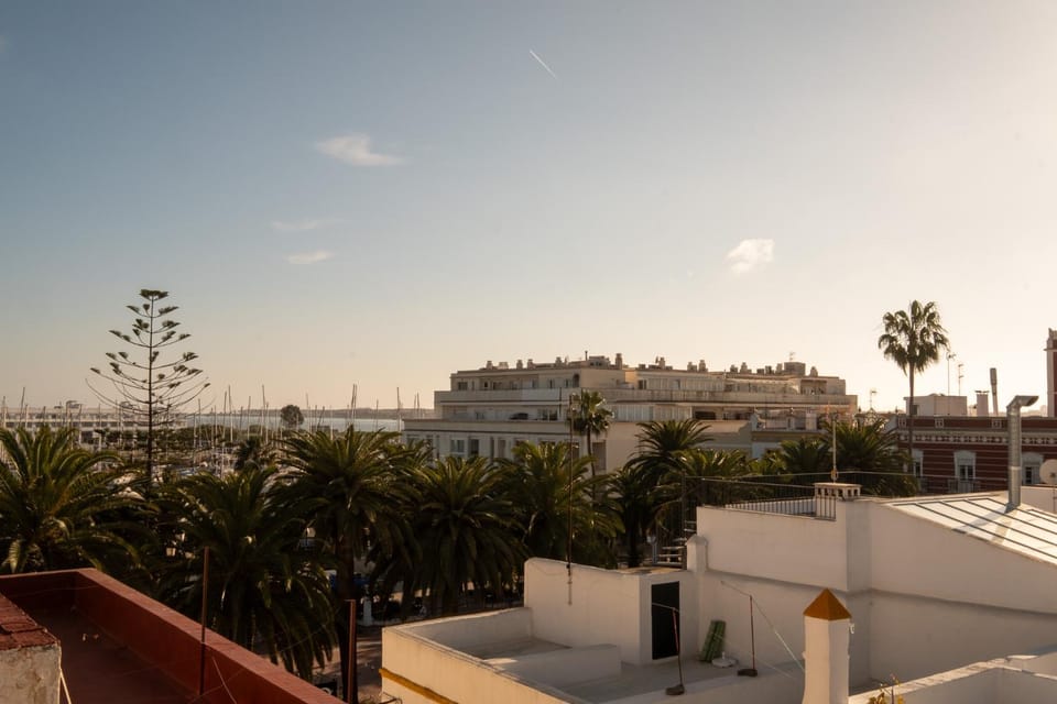 City view, Sea view