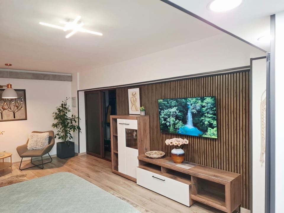 Communal lounge/ TV room, Natural landscape, TV and multimedia, Evening entertainment