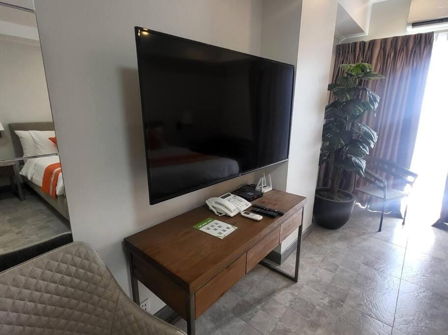 Sheryll Escapes - 1109, Phase 2 La Grande, breezy, hotel amenities! Apartment in Angeles