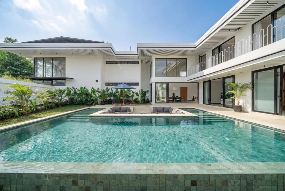 Property building, Patio, Swimming pool, Swimming pool