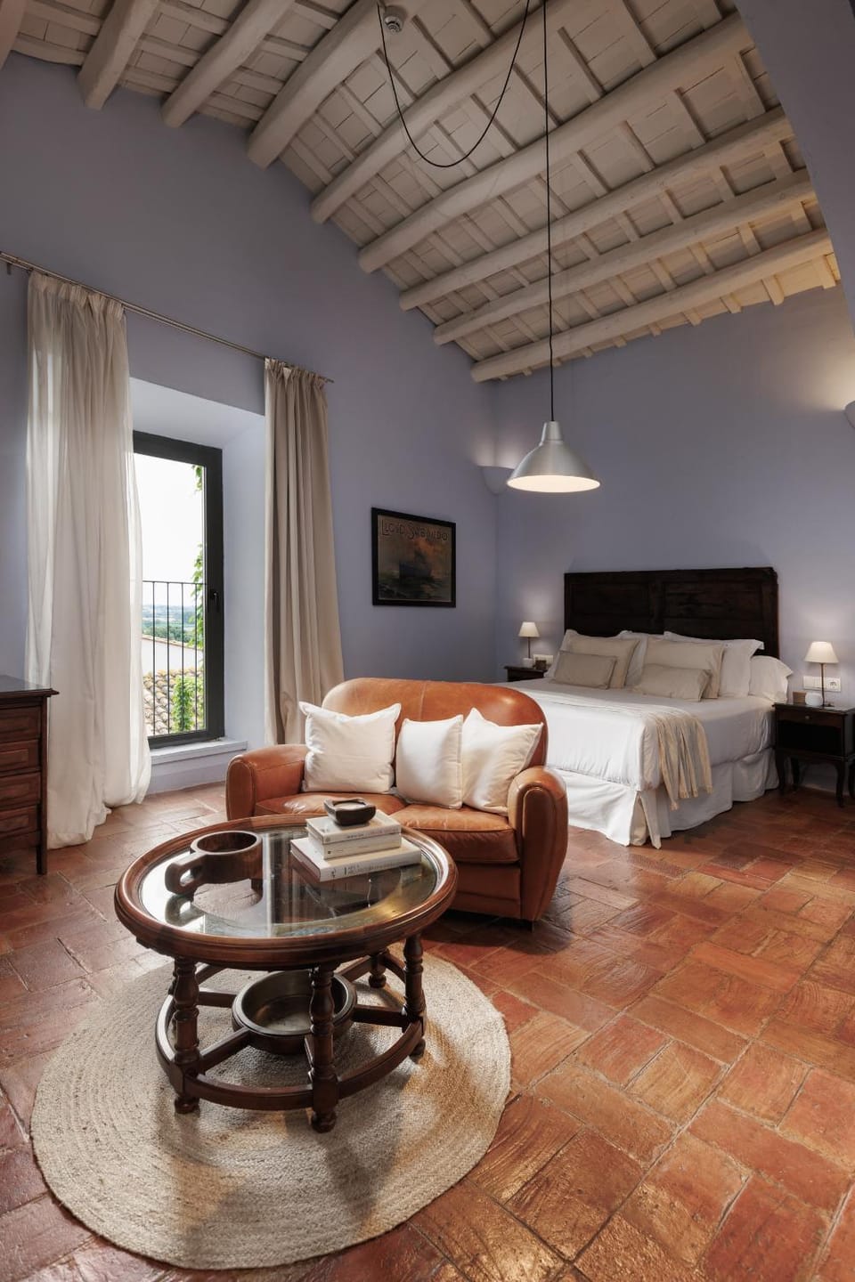 Bed, Living room, Photo of the whole room, Seating area, Bedroom