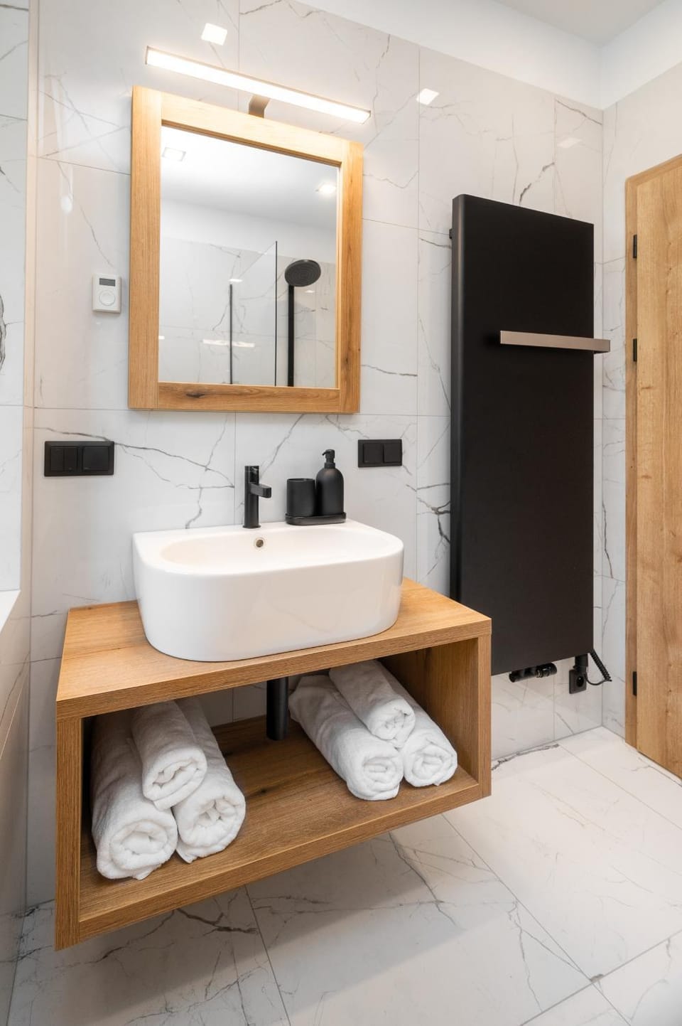 Bathroom, towels