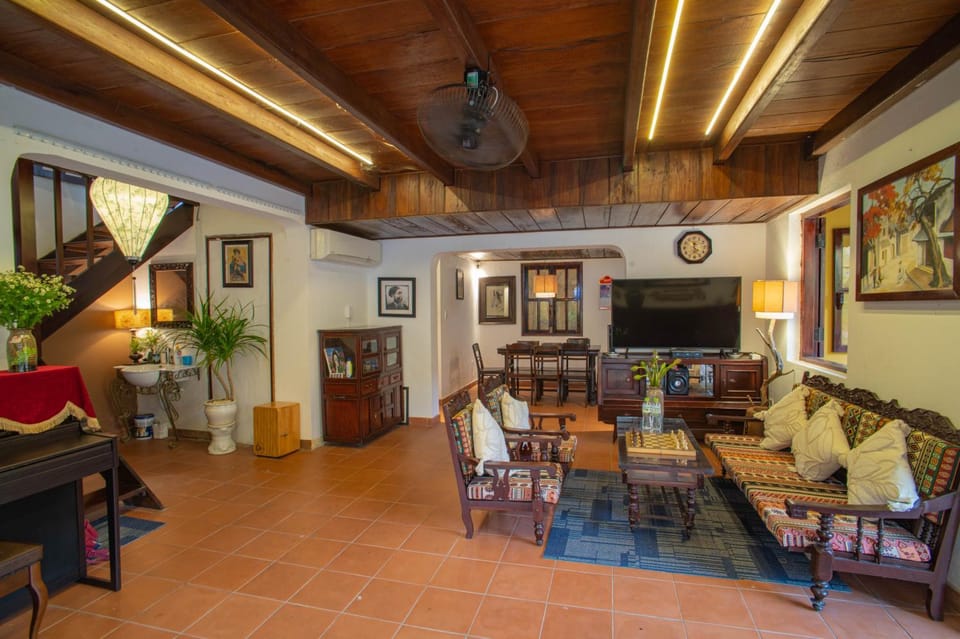 Communal lounge/ TV room, Living room, Seating area