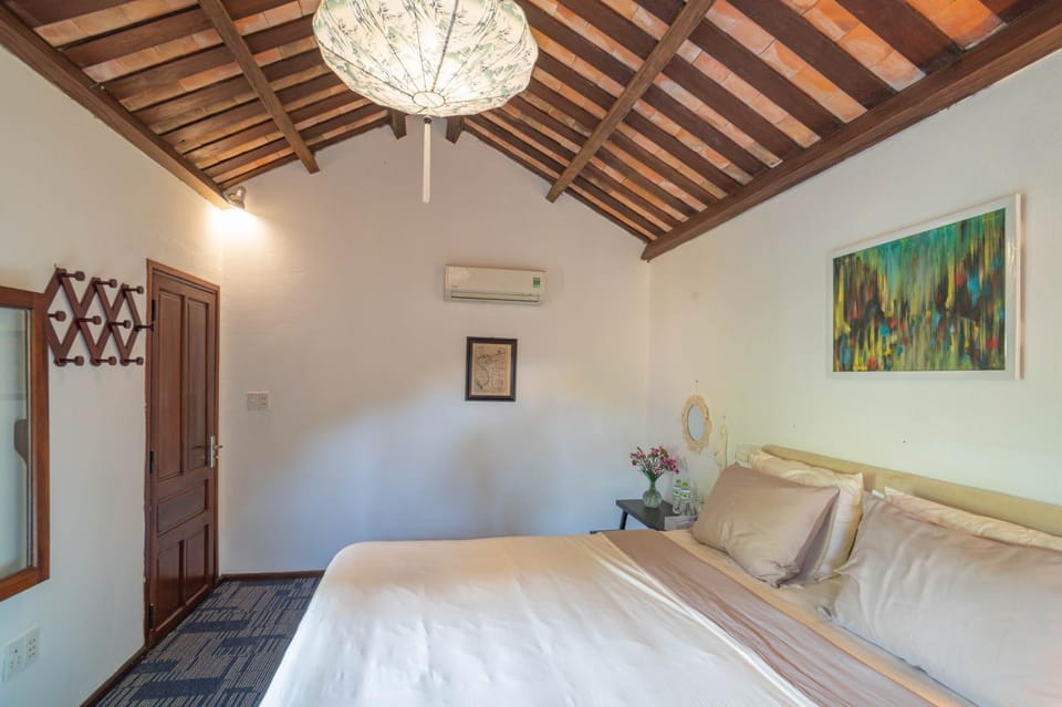 Bed, Photo of the whole room, Bedroom, air conditioner