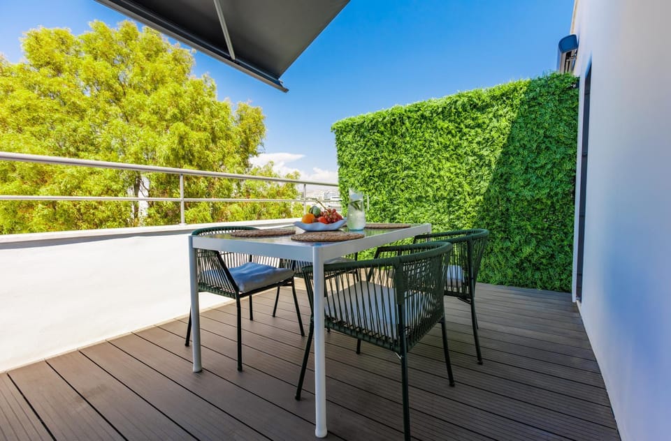 View (from property/room), Balcony/Terrace, City view, furniture