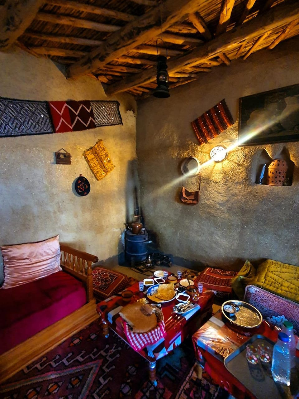 Restaurant/places to eat, Communal lounge/ TV room, Dining area, Food, Landmark view