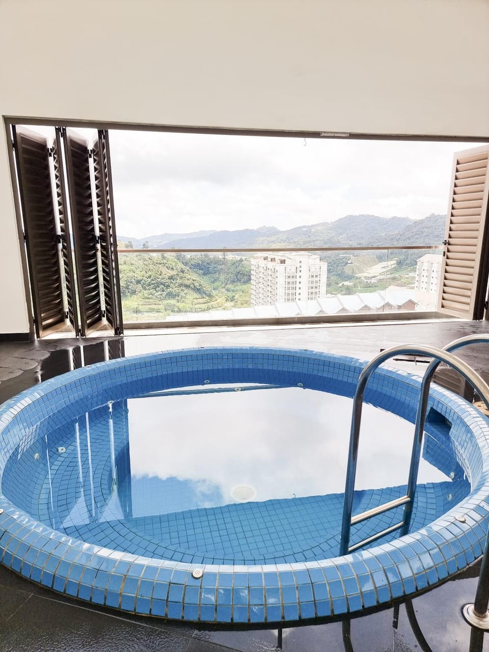 Natural landscape, Bird's eye view, Hot Tub, Hot Tub, Garden view, Landmark view, Mountain view, Pool view, Pool view, Street view, Swimming pool