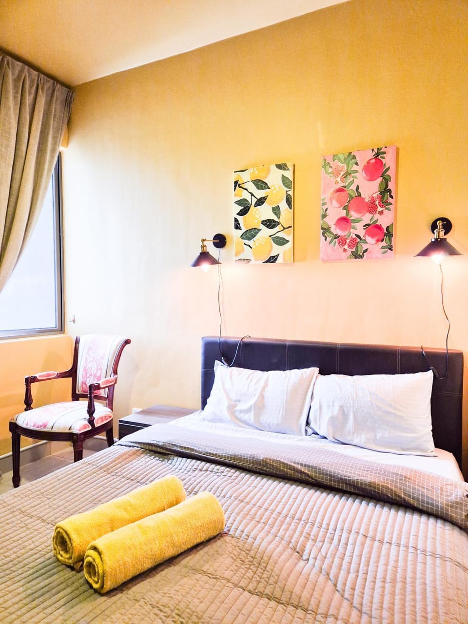 Bed, Photo of the whole room, Bedroom, towels