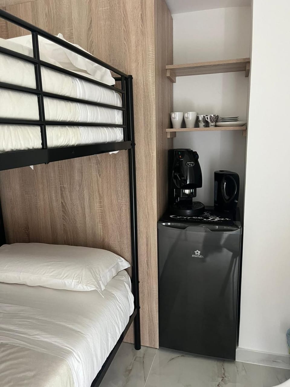 Bed, Kitchen or kitchenette, Photo of the whole room, Bedroom, bunk bed, minibar