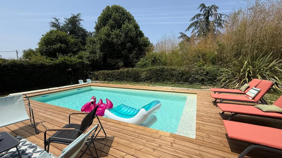 Swimming pool, Swimming pool