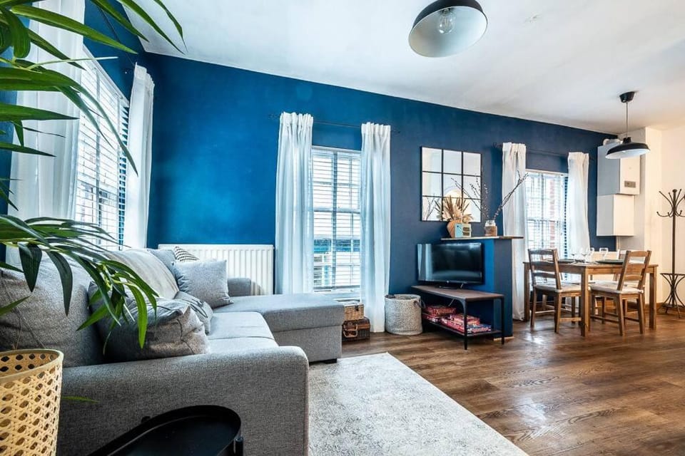 Modern, central home with character features Apartment in Exeter