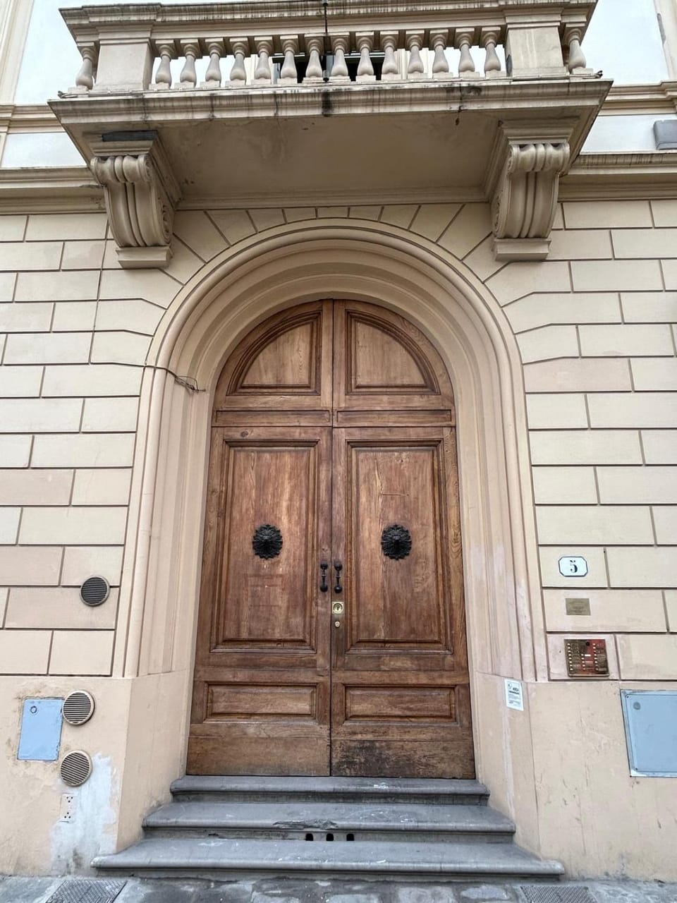 Facade/entrance