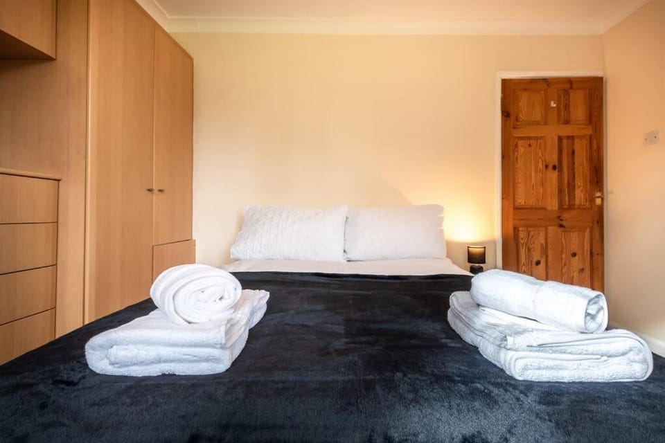 Bed, Photo of the whole room, Bedroom, towels, wardrobe