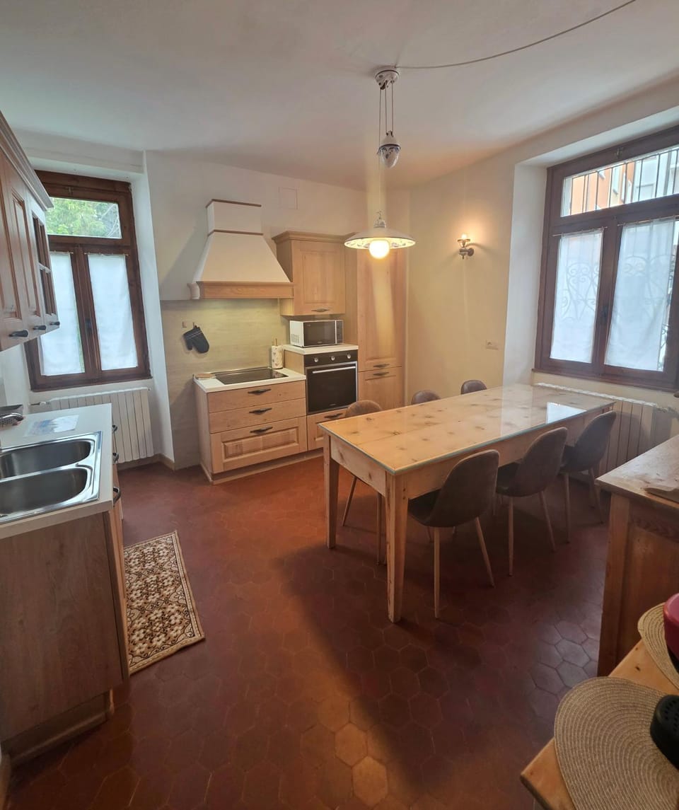 Appartamento 110mq Zona Terme posto auto privato Apartment in Bormio