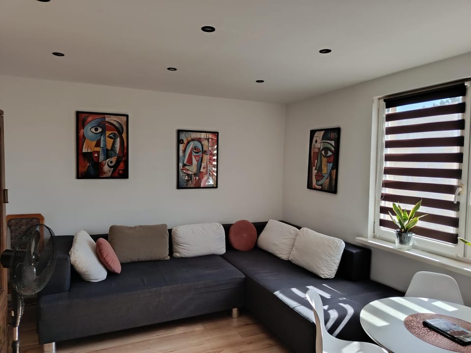 SAS Militaria dla 2 par 2 pokoje 4 osobysamodzielne zameldowanie, kody w wiadomości przed przyjazdem Apartment in West Pomeranian Voivodeship, Poland