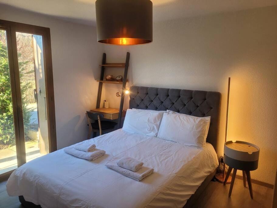 Bed, Bedroom