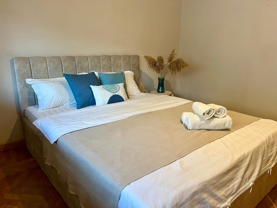 4 rooms family apartment in centre of Almaty Samal Apartment in Almaty