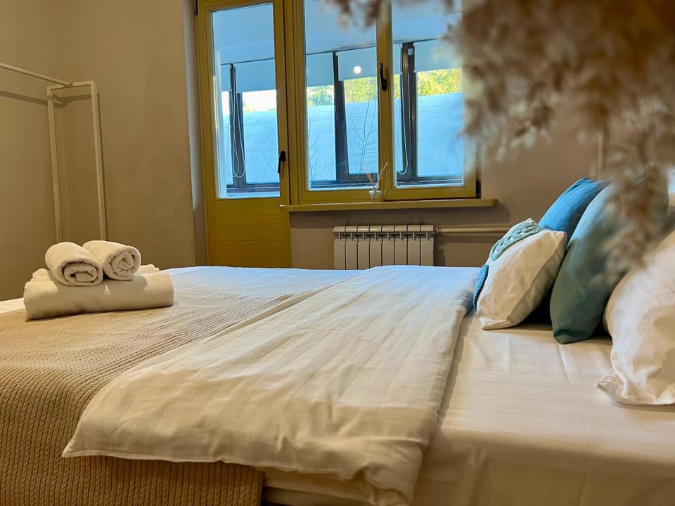 4 rooms family apartment in centre of Almaty Samal Apartment in Almaty