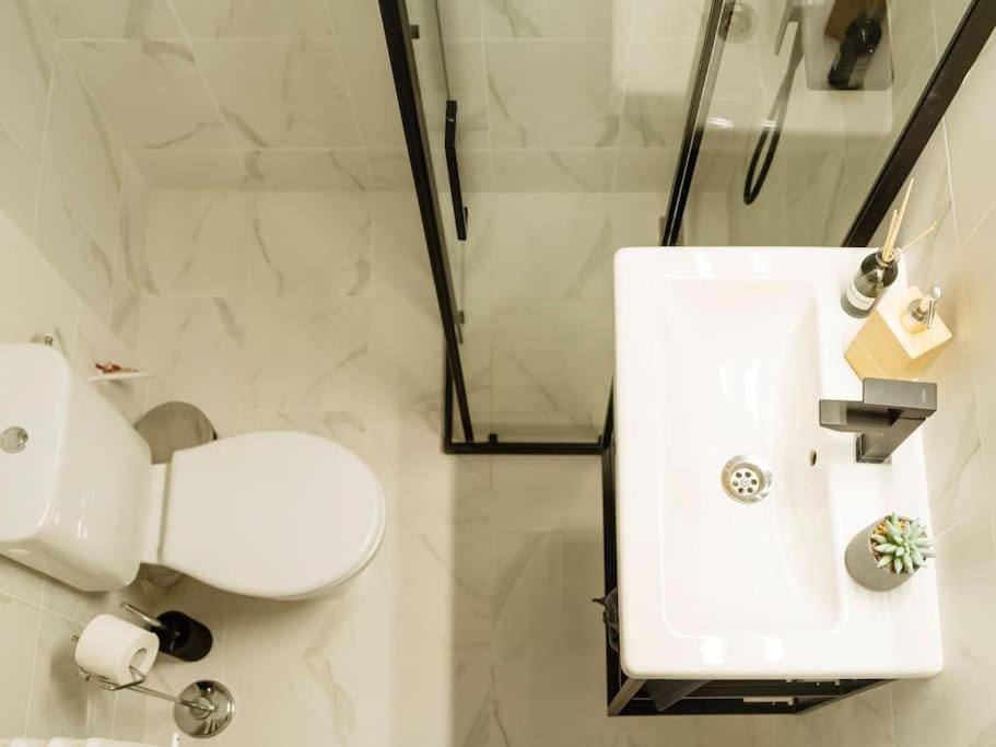 Sky Penthouse - University Square I Free parking I Balcony Apartment in Bucharest