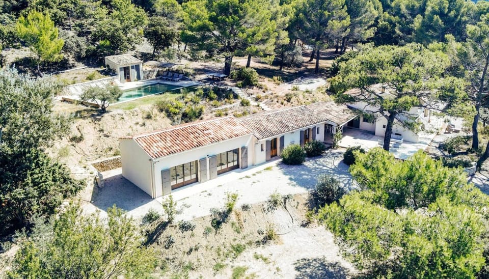 Property building, Day, Natural landscape, Swimming pool