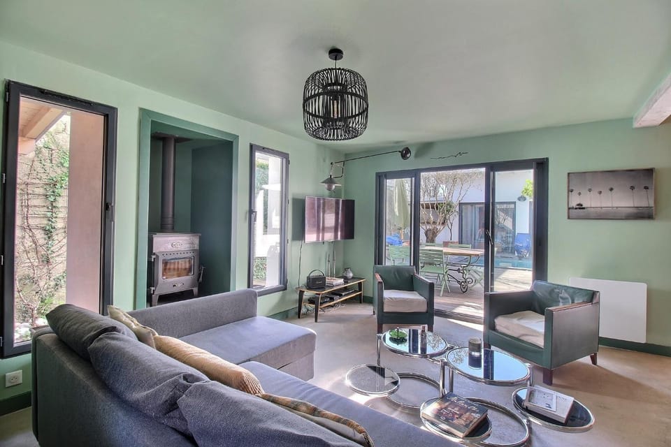 Property building, Living room