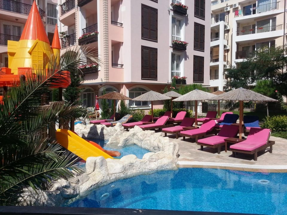 Facade/entrance, Swimming pool, Swimming pool