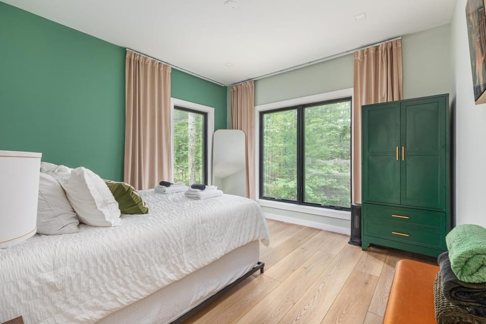 Bed, Photo of the whole room, Bedroom, wardrobe