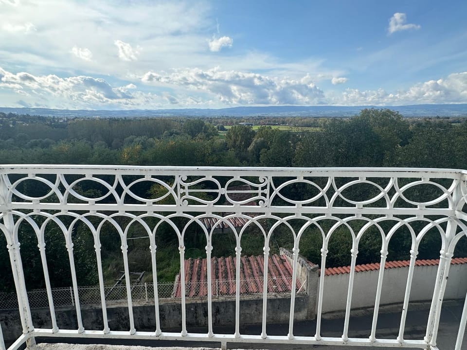 Balcony/Terrace, Mountain view